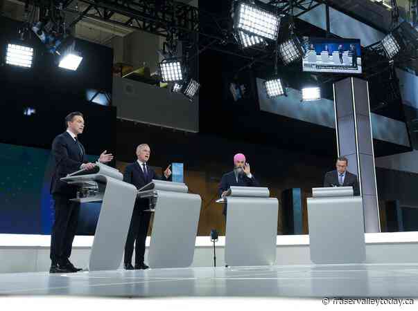 Poilievre promises to end ban on single-use plastic straws, other items