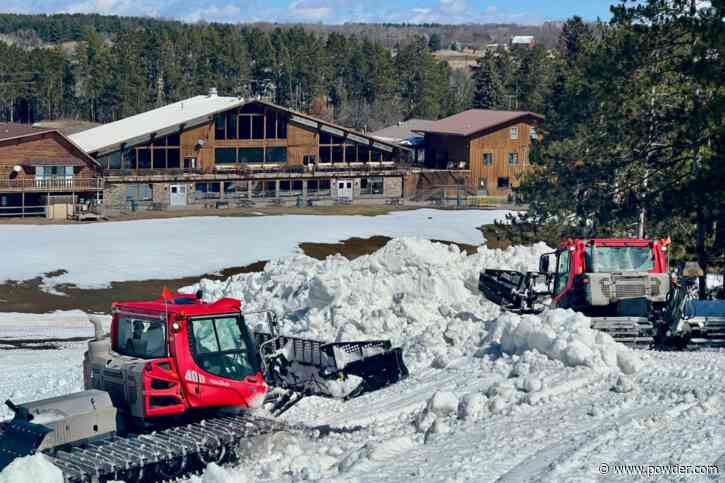 Midwest Ski Area Stores Heaps of Snow for Fall Ski Session