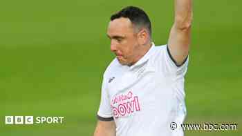 Somerset wobble at Hants on rain-shortened day