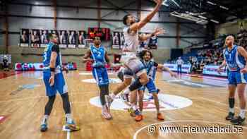 Het licht ging een paar minuten volledig uit, maar uiteindelijk wint Limburg United toch van Okapi Aalst: “Dankzij de spelers met ervaring”