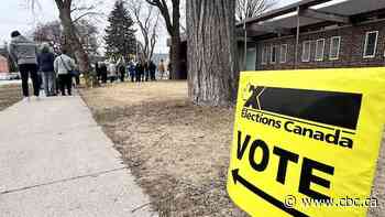 Lineups 'out the door' on 1st day of advance voting in Winnipeg