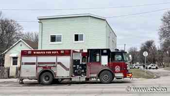 Residents escape Winnipeg rooming house fire on Good Friday