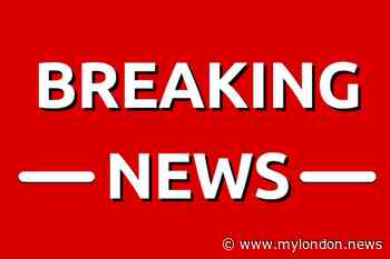 Croydon 3-car accident leaves 6 people in hospital with 3 trapped inside vehicles