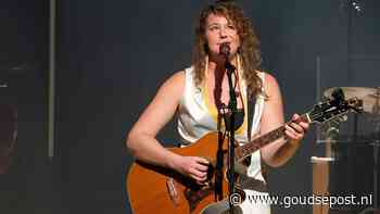 Kiki Schippers keert na twee shows in de Goudse Schouwburg terug naar Gouda voor huiskamerconcert