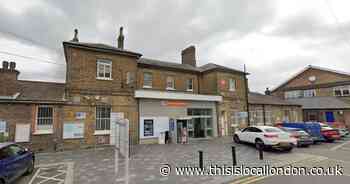 Trains disrupted between Norwood and Crystal Palace following points failure