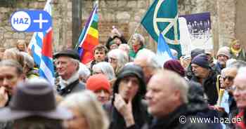 Gegen Aufrüstung und Wehrpflicht: 1000 Menschen beim Ostermarsch durch Hannover