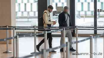 Rakete landete in Wohnung: Influencer reist nach Verurteilung zurück in seine Heimat