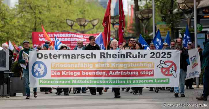 Ostermärsche im Zeichen der Friedenstaube