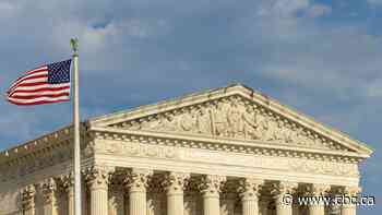 U.S. Supreme Court pauses deportations of Venezuelan migrants under wartime law