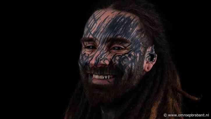 William tatoeëerde zijn hele lichaam zwart: ‘Geen masker, maar zelfliefde'