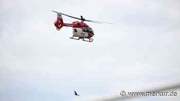 Motorradfahrer kracht in Bayern frontal in Auto: Rettungshubschrauber im Einsatz