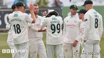 Hutton and O'Neill help Notts dominate Warwickshire