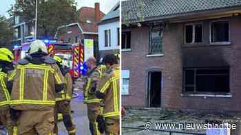 Hevige brand in onbewoonbaar pand in Wuustwezel: “Oorzaak nog onbekend”
