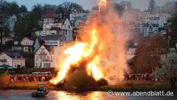Osterfeuer am Elbstrand: „Schlechtestes Wetter seit zehn Jahren“