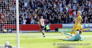 Jan Paul van Hecke op brancard en met zuurstofmasker van het veld; Brighton geeft positieve update