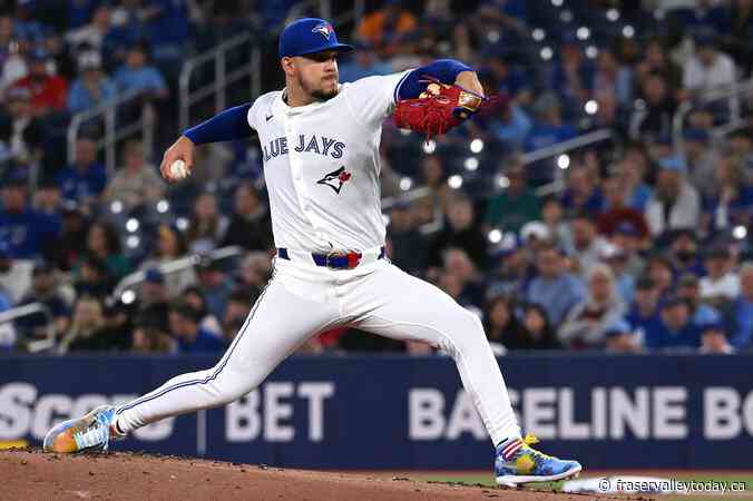 Berríos takes exception to Mariners relaying pitching signals