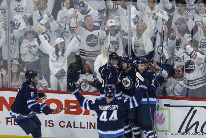 Connor, Scheifele use their smarts to make Jets soar