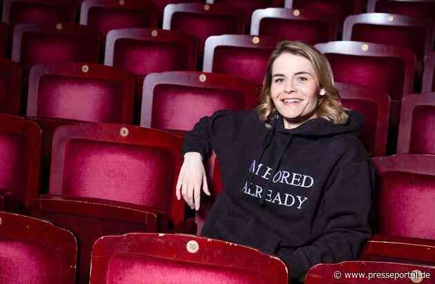 Hazel Brugger: "Ich würde mich gern dreiteilen" / Erst Akne, dann Schuppenflechte: Im Gespräch mit der "Apotheken Umschau" erklärt die Comedian, was Stress mit ihren Hautkrankheiten zu tun hat