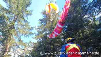 Zwei Gleitschirmflieger stürzen im Allgäu ab - einer prallt gegen eine Siebenjährige