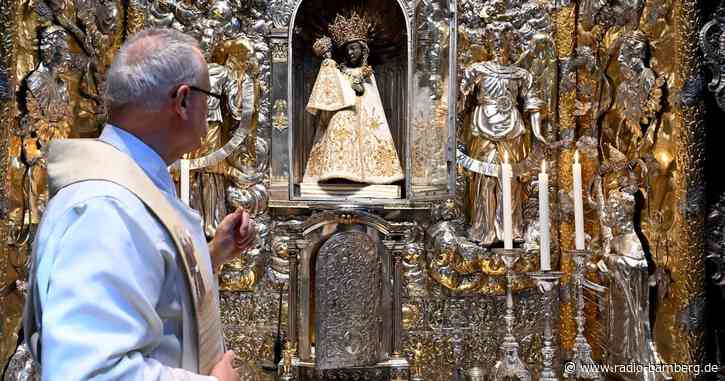 Die Schwarze Madonna, das Osterkleid und die Doppelgängerin