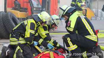 Brandeinsatz und Menschenrettung: Feuerwehren Nußdorf und Chieming proben den Ernstfall