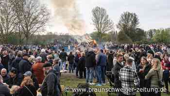 36 tolle Bilder: So schön leuchteten die Osterfeuer 2025 in Salzgitter