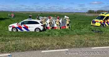 Zwaargewonde aangetroffen in weiland, vermoedelijk gecrashte paraglider