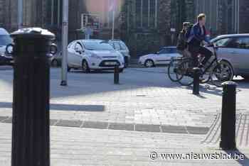 Na de ‘ontpaling’ van Gent, volgt een nieuwe operatie: nieuwe paaltjes buigen mee als je er tegen rijdt
