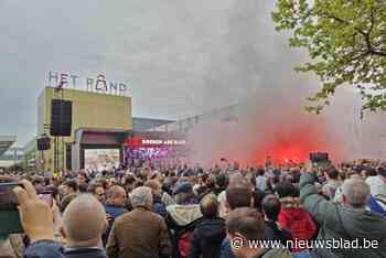 Duizenden supporters verzamelen in Waregem voor kampioenenviering Essevee