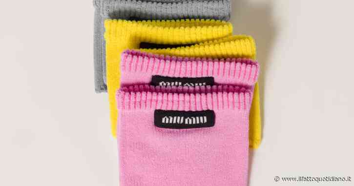 Tutti pazzi per i “calzini-non-calzini” di MiuMiu (da 450 euro): ecco cosa sono e come si indossano