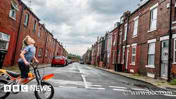 Back-to-back life on city's streets caught on camera