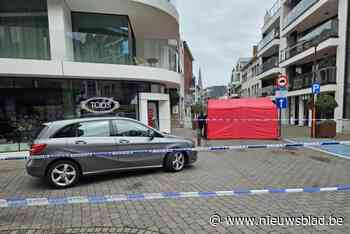 Tachtiger valt met fiets en wordt nadien aangereden door auto