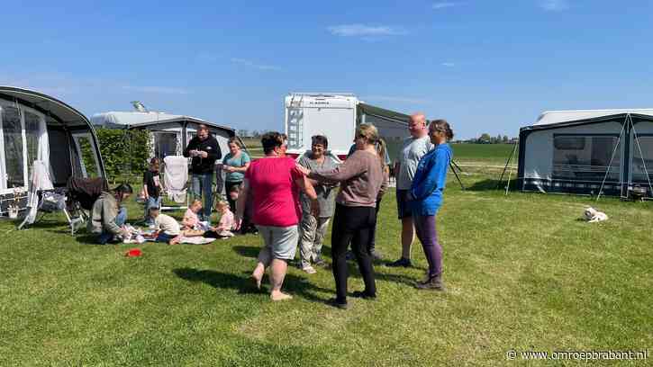 Paaseieren verstoppen op de camping ‘het is heerlijk hier’
