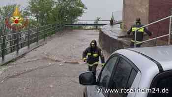 Unwetter-Alarmstufe Rot in Italien: Kritischer Höhepunkt erwartet – gigantischer Felssturz