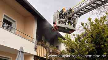 Brand in Doppelhaushälfte in Pfersee: Mann muss gerettet werden