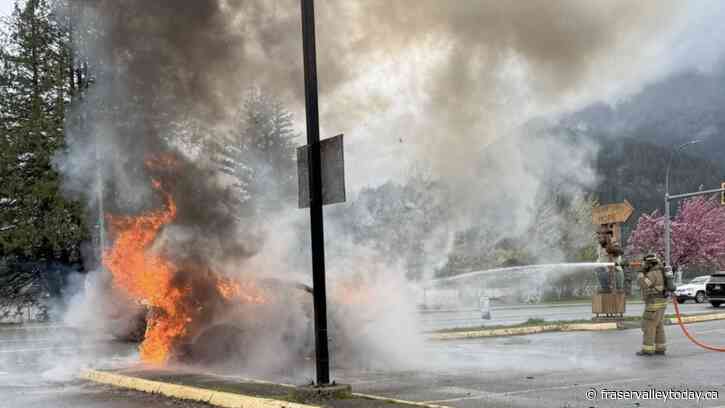 Hope firefighters quickly extinguish vehicle fire on Easter Sunday