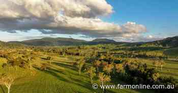 Large-scale, high-rainfall Oaklands with quality improved tropical pastures