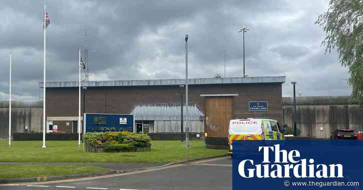 UK prison officers to demand electric stun guns for dangerous jails