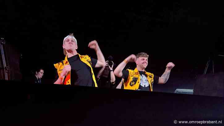 Thijs en Jesper sluiten Paaspop af in eigen dorp: 'Jeugddroom komt uit'