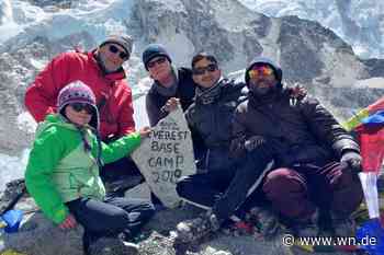 Drei Generationen einer Familie trekken durch den Himalaya