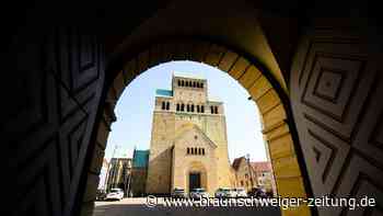 Totengeläut und Gebete – Katholiken trauern um Papst