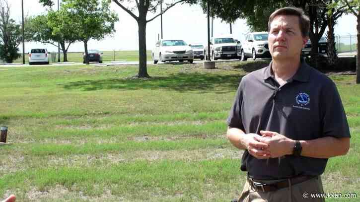 Head of local weather warnings takes early retirement as NOAA cuts continue