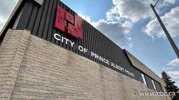 Prince Albert police arrest 5 after high-speed chase, shots fired at house