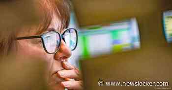 Dow Jones sluit 1000 punten lager op zorgen over recessie en ongekende aanval Trump op Fed-baas