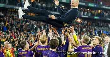 Go Ahead Eagles-trainer Paul Simonis in extase na ’mooiste dag van mijn leven’: ’We waren dood en begraven’