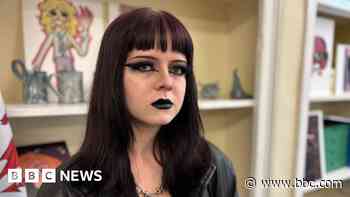 Teens test virtual technology aimed at helping anxiety