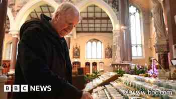 Parishioners and church leaders pay tribute to 'humble' Pope