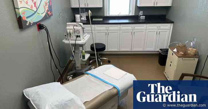 Wyoming clinic resumes abortions after judge suspends state regulations