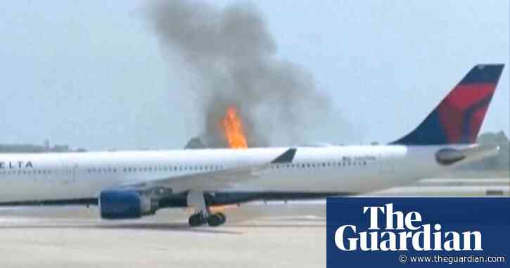 Passengers evacuate Delta plane after engine catches fire at Florida airport