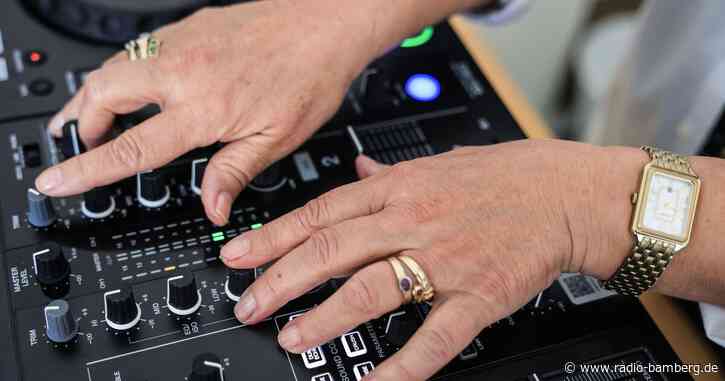 Uschi legt auf – wenn Seniorinnen DJ werden